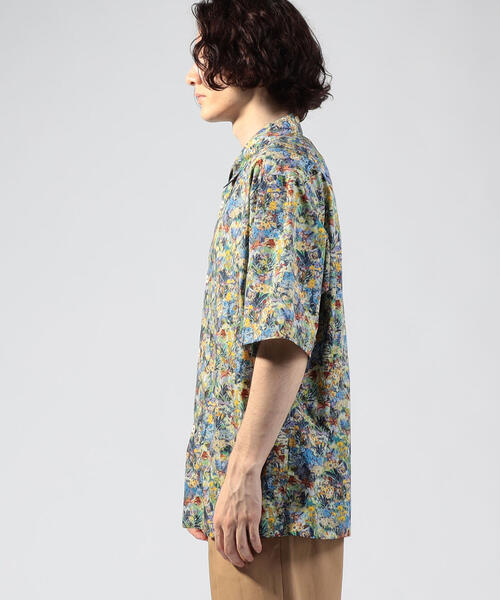 caban（キャバン）の「CABaN コットン フラワープリントハーフスリーブ