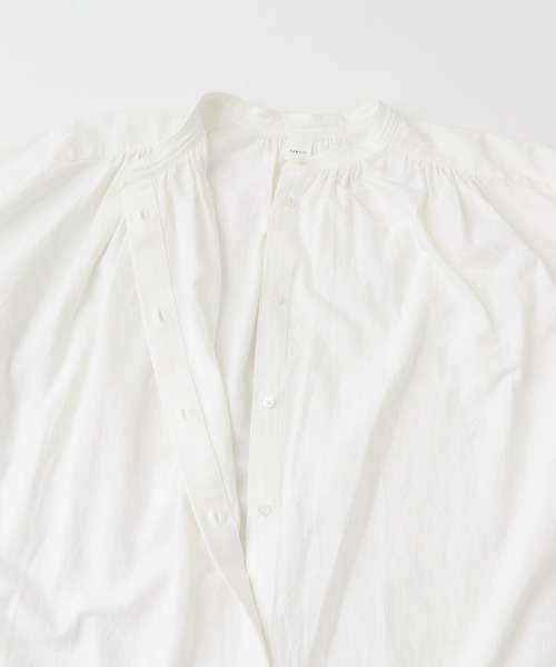 かぐれ（カグレ）の「コットンギャザースタンドカラーブラウス（シャツ