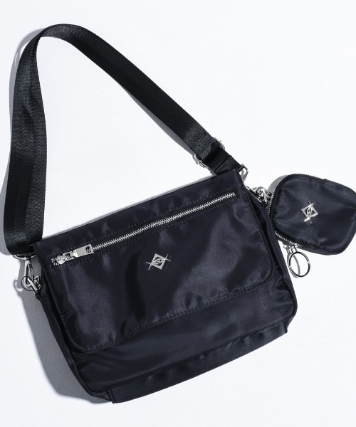 REFLEM（レフレム）の「『REFLEM/レフレム』ロゴチャーム付きボディ