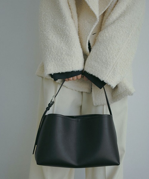 ETRE TOKYO（エトレトウキョウ）の「ナローショルダーランドスケープ