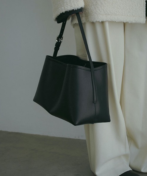 ETRE TOKYO（エトレトウキョウ）の「ナローショルダーランドスケープ