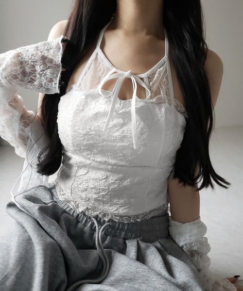 セール】【 2color 】フロントリボンホルターレースキャミソール
