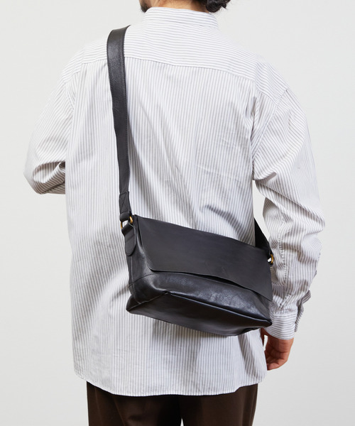 BICASH ビカーシ / レザーショルダーバッグ 牛革サコッシュ / B827