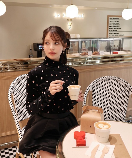 FLOWER VELOR TOPS（フラワーベロアトップス）（Tシャツ/カットソー