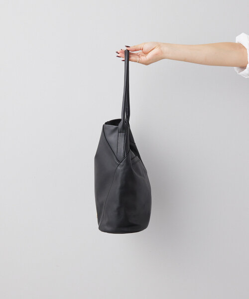 ear PAPILLONNER（イアパピヨネ）の「アニマルパーツバケットバッグ