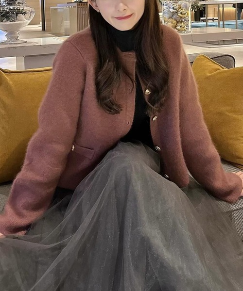 anuans（アニュアンス）の「ラクーンブレンドノーカラーニット