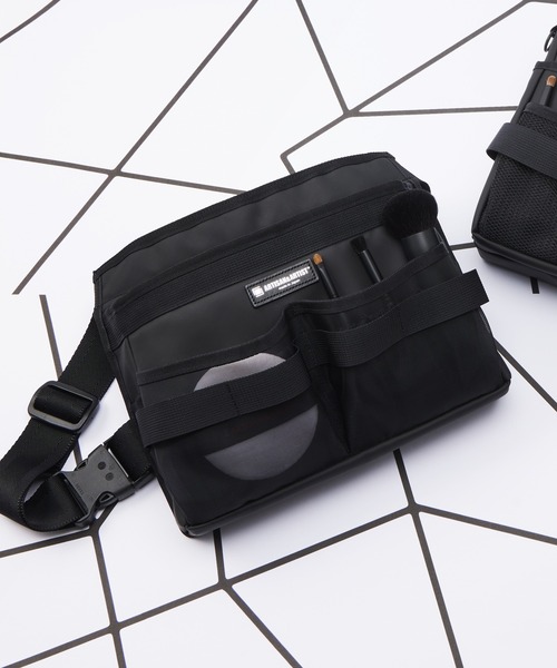 ARTISAN&ARTIST（アルティザンアンドアーティスト）｜ボディバッグ