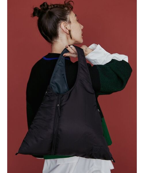 UN3D.（アンスリード）の「2WAY PADDED TRIANGLE BAG / 2WAYパデッド