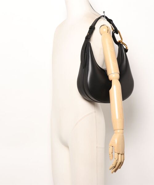 CHARLES & KEITH（チャールズ & キース）の「コラ メタリック