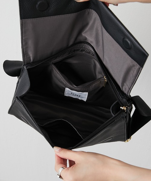 ear PAPILLONNER（イアパピヨネ）の「《本革》ワイドテープショルダー