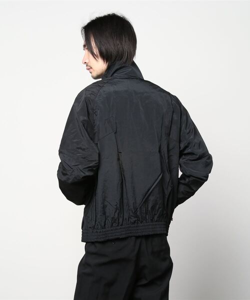 adidas（アディダス）の「BLUE VERSION BBブロックド トラックトップ