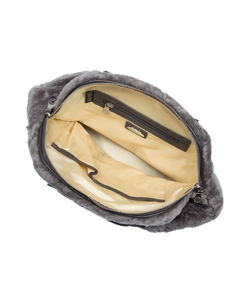 muta（ムータ）の「ムートンSPOOKYバッグ（ハンドバッグ）」 - WEAR