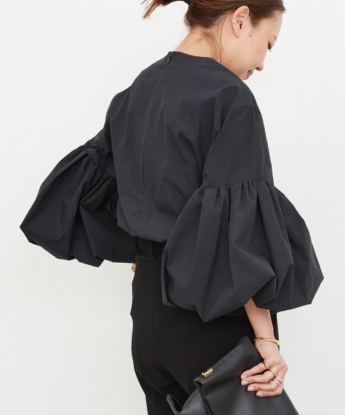 Deuxieme Classe（ドゥーズィエムクラス）の「CELERI パフスリーブ