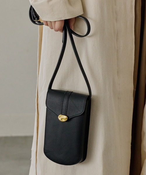 russet（ラシット）の「《gem_by russet》レザーフラップスマホ