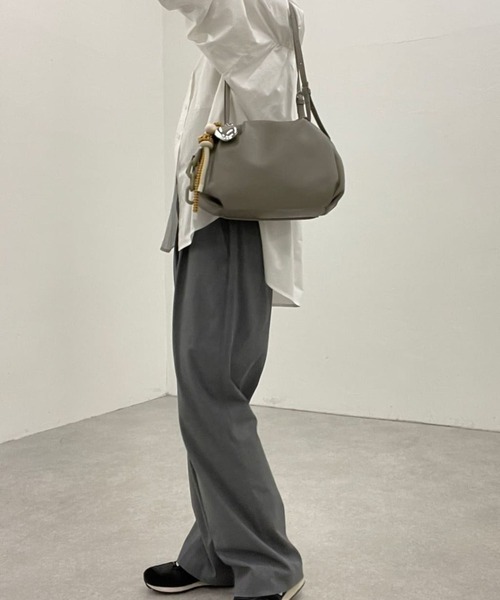 ear PAPILLONNER（イアパピヨネ）の「《本革/430g》コロンボストン