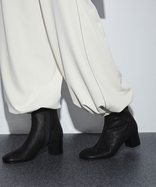 ADAM ET ROPE'（アダムエロペ）の「ラムレザーミドルブーツ（ブーツ