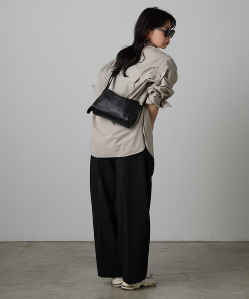 レザースクエアショルダーバッグ（ショルダーバッグ）｜russet