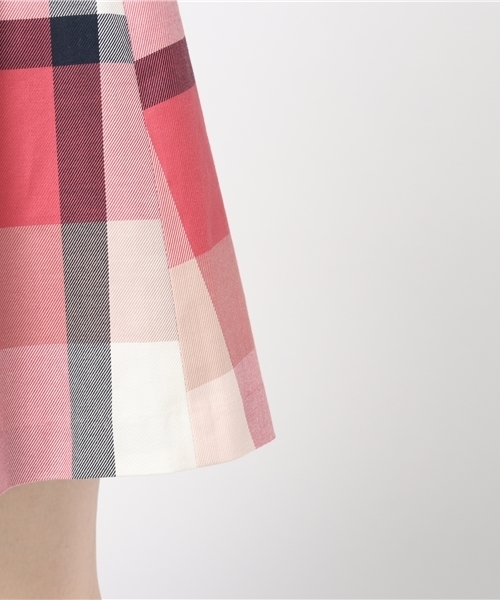 BLUE LABEL CRESTBRIDGE（ブルーレーベルクレストブリッジ）の