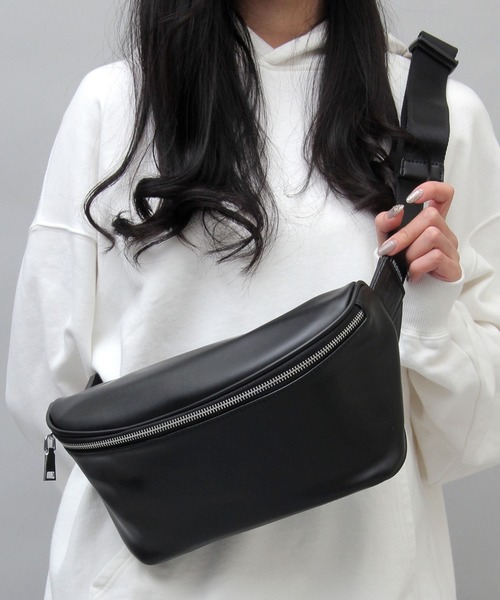 フェイクレザー 大きめサイズ ウエストポーチ（ボディバッグ/ウエスト