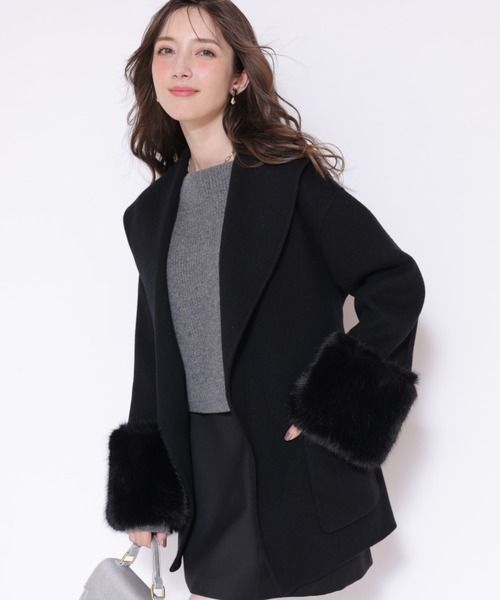 Apuweiser-riche（アプワイザーリッシェ）の「袖ファーショートリバー