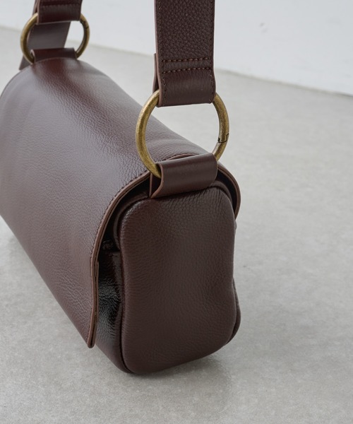 BEARDSLEY（ビアズリー）の「レザーボディバッグ（ショルダーバッグ