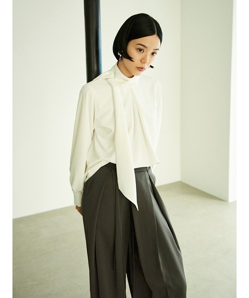 MIESROHE（ミースロエ）の「sustainableシルキーボウタイブラウス