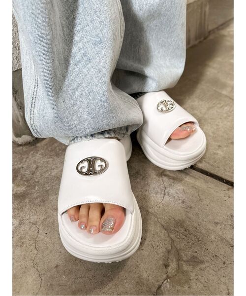 GYDA（ジェイダ）の「【WEB限定】Symmetry GYDA PUFFERサンダル