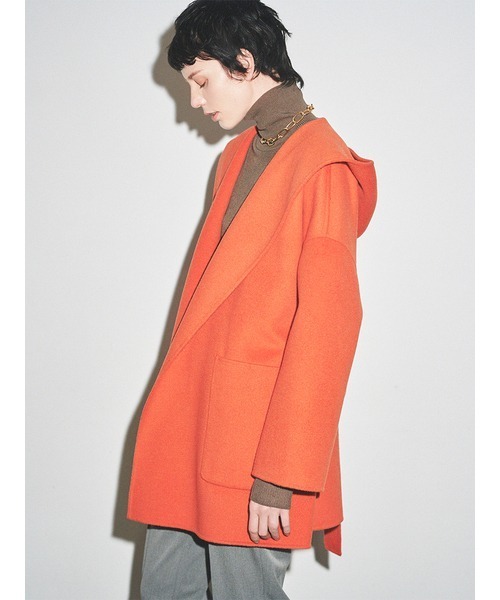 Mila Owen（ミラオーウェン）の「ハーフ丈ポンチョ風リバーコート
