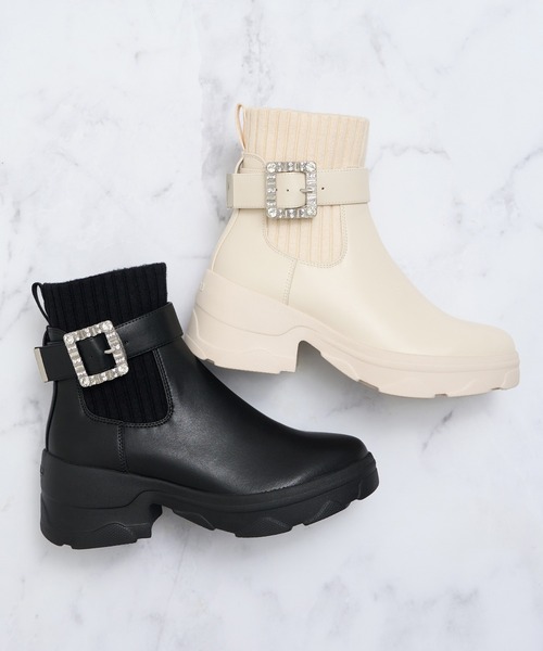 diana（プラスダイアナ）の「【撥水加工】クリスタルバックルショート