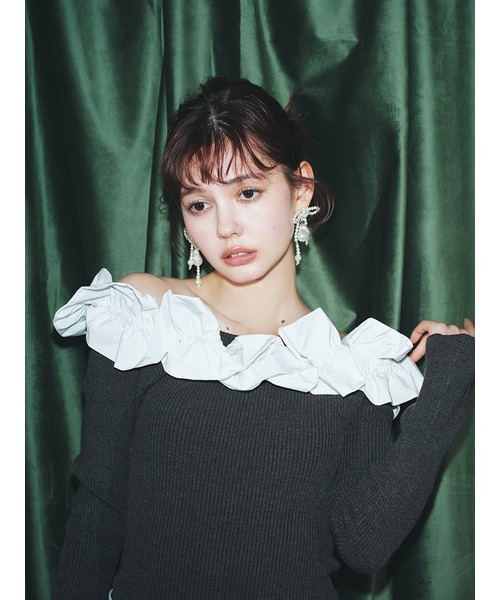 LILY BROWN（リリーブラウン）の「ボリュームフリルニットトップス