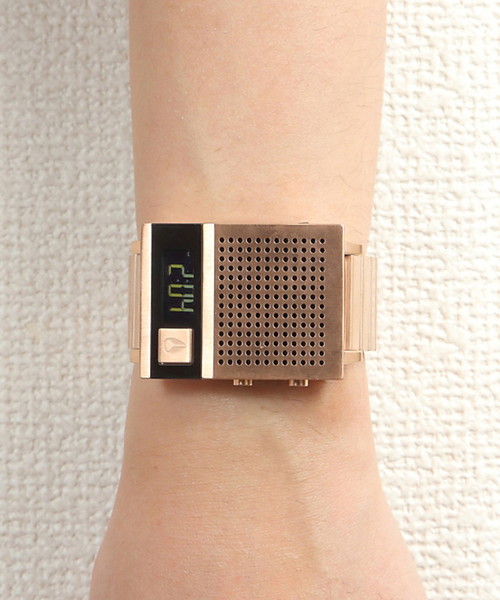 NIXON（ニクソン）の「THE DORK TOO（デジタル腕時計）」 - WEAR
