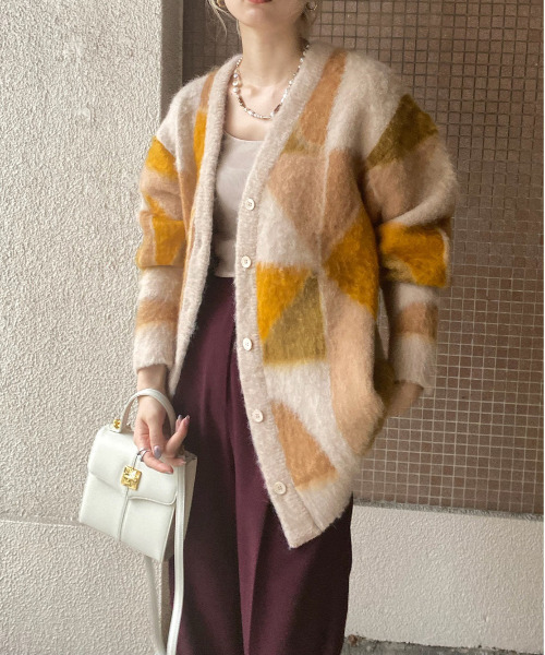 Ameri（アメリ）の「COLOR BLOCK OVER KNIT CARDIGAN（カーディガン