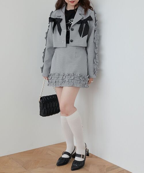 ブローチセットホイップフリルジャケット（テーラードジャケット