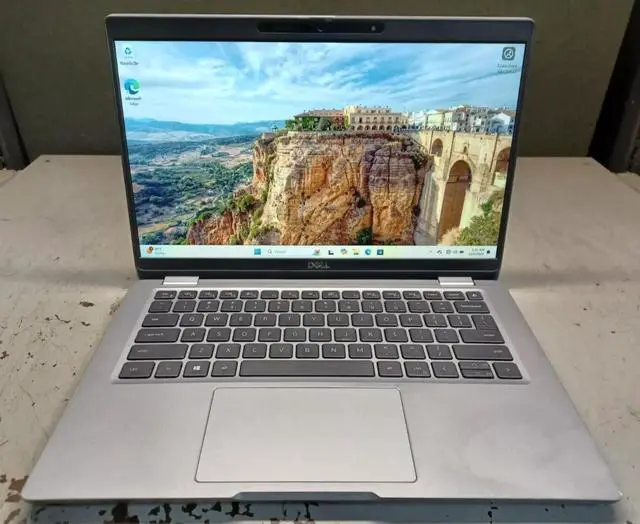 Refurbished: DELL Latitude 5320 Touchscreen Intel Core i5 11th Gen