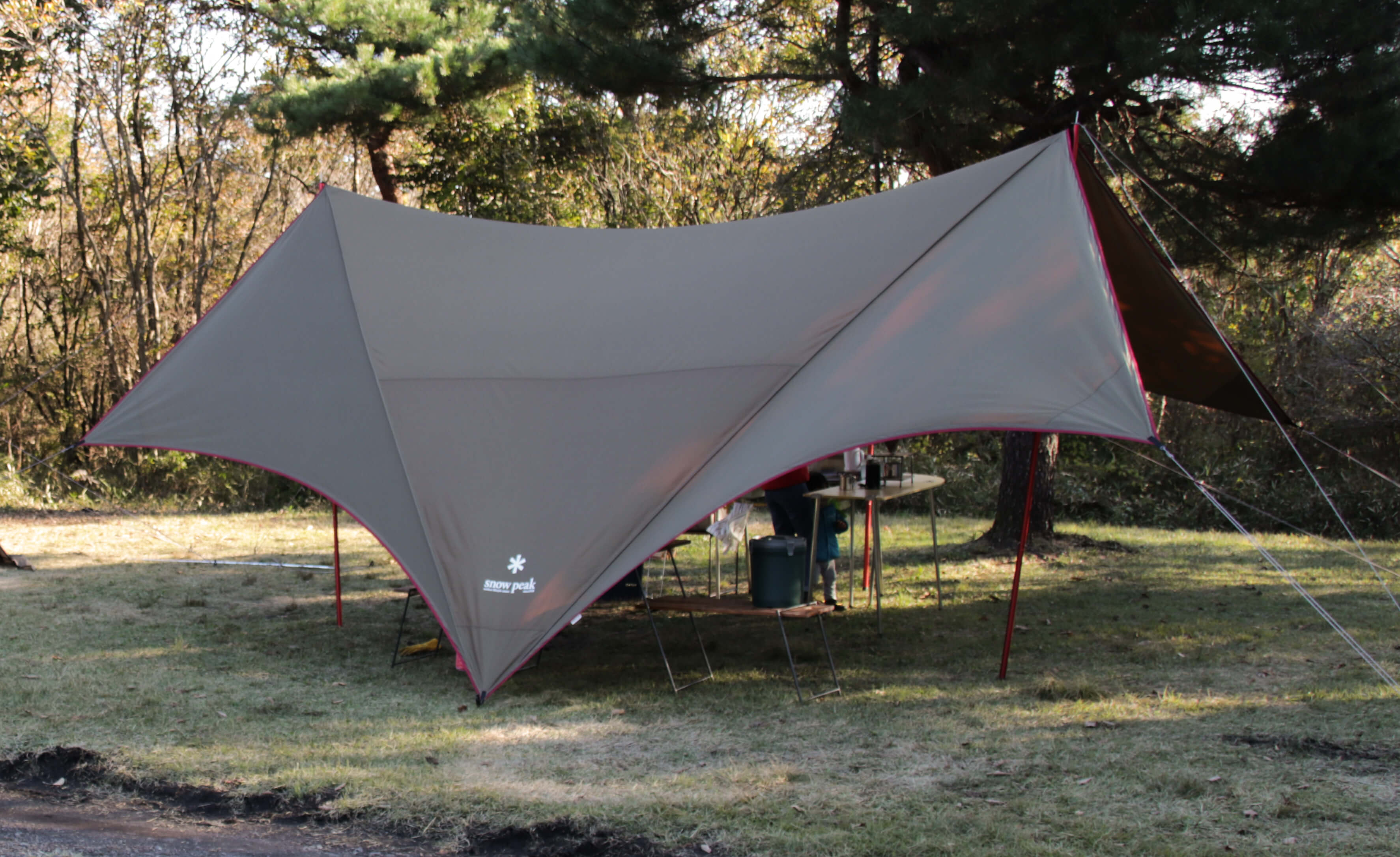 レビュー】スノーピーク 「ヘキサエヴォpro」 でかいタープに包まれる
