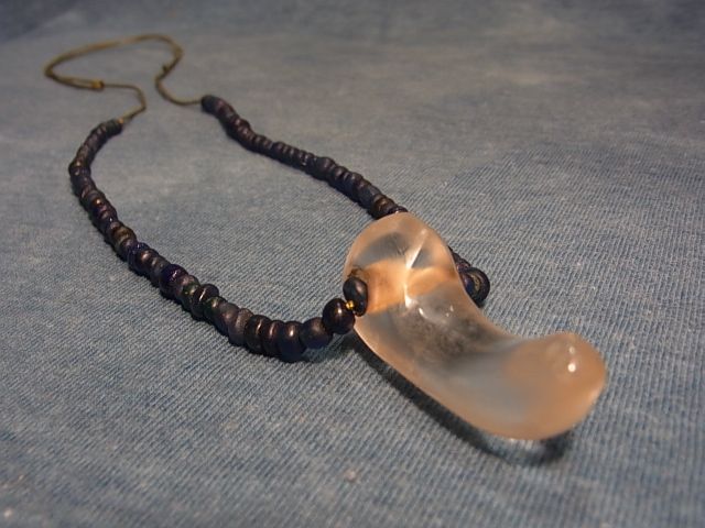 古墳期☆表面風化☆特有な結晶が見られ☆古色上質薄紫色水晶製☆特大コ