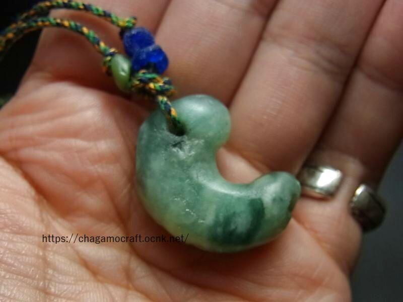 勾玉の首飾り・硬玉翡翠製・縄文〜弥生時代頃 （Ancient Magatama