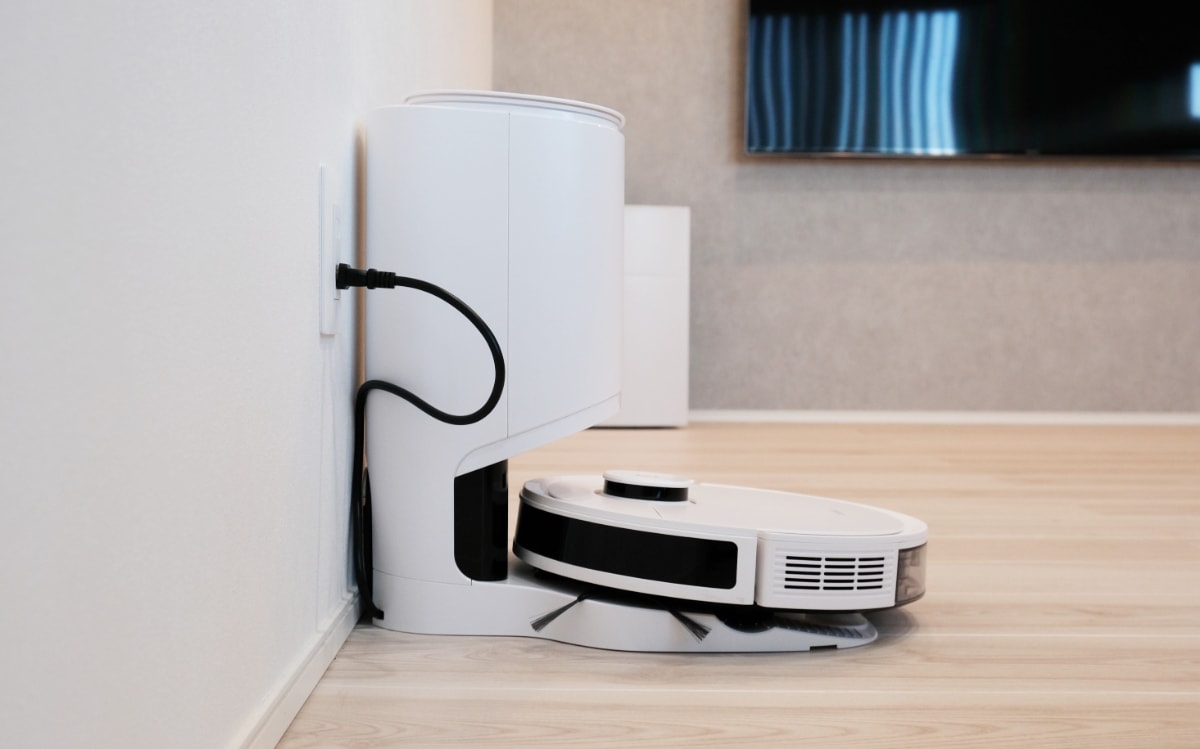 ECOVACS DEEBOT N8+レビュー｜自動ゴミ捨て搭載ルンバ i7+とおすすめは