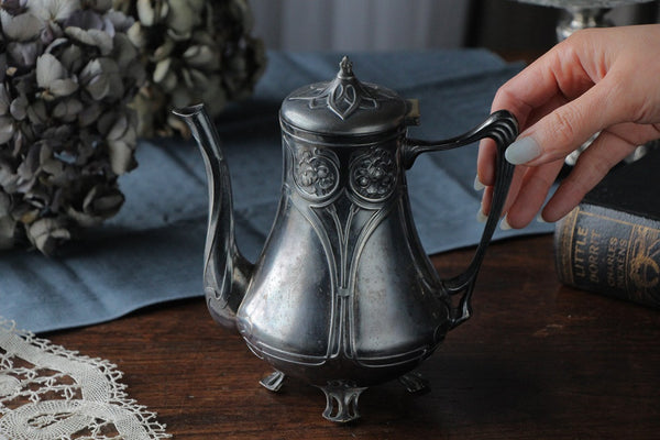 アールヌーボーデザインが素敵なティー（コーヒー）ポット（高さ18.5cm