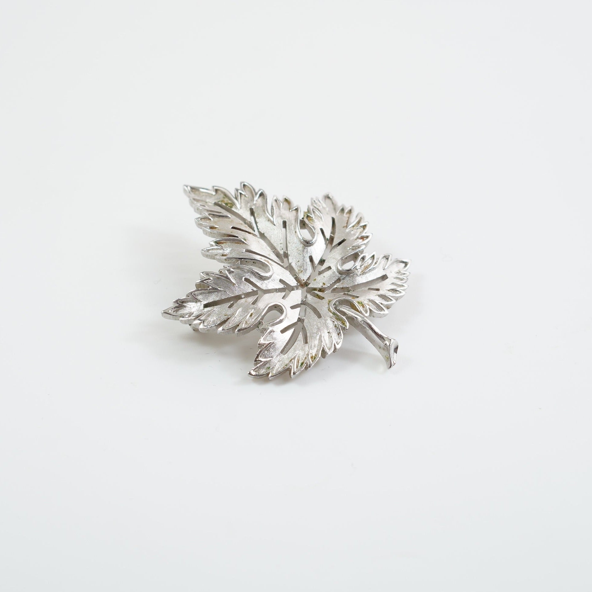 Trifari（トリファリ）ブローチ「葉」／ヴィンテージ・コスチューム