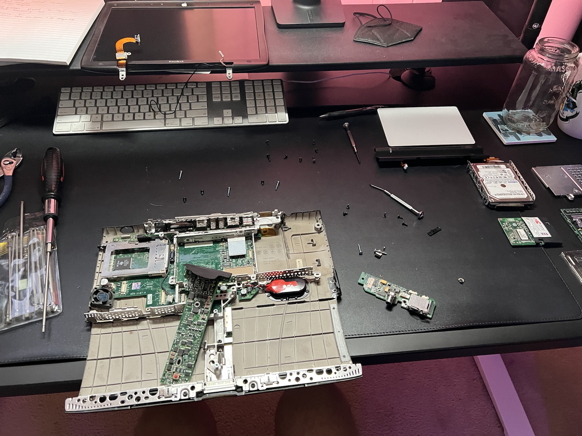 Chris Peak Designs - Repairing a Pismo PowerBook G3