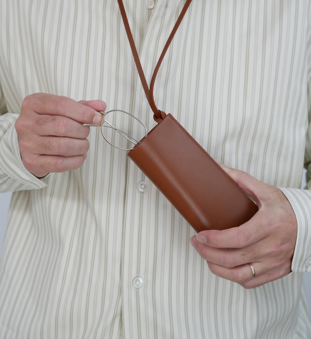 AURALEE LEATHER SUNGLASSES CASE – Chum!