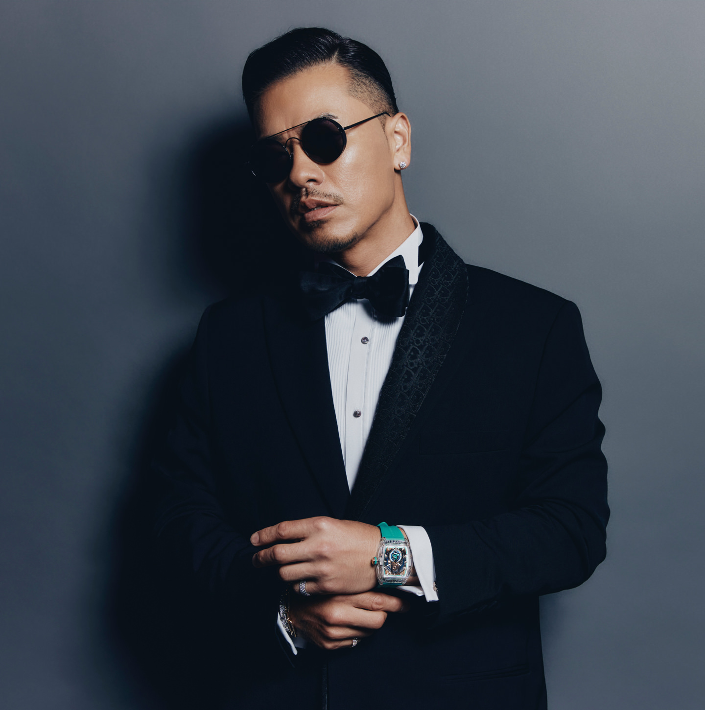 AK-69（エーケーシックスティナイン）｜挑む男の肖像｜CVSTOS（クストス）