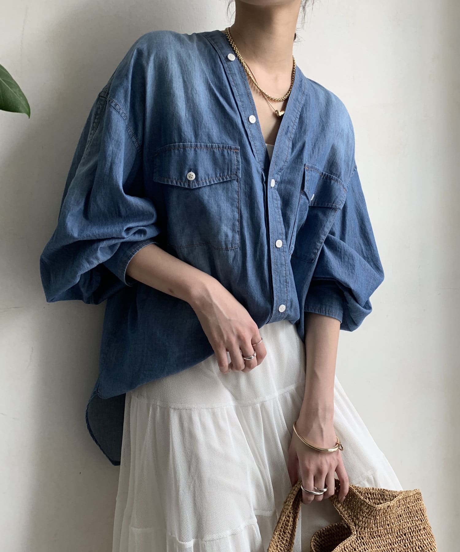 シアーデニムVVシャツ | DOUDOU(ドゥドゥ)レディース | PAL CLOSET