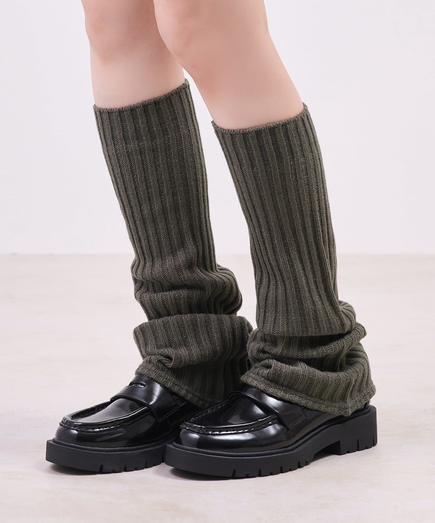 ワイドフレア太リブレッグウォーマー | 3COINS(スリーコインズ