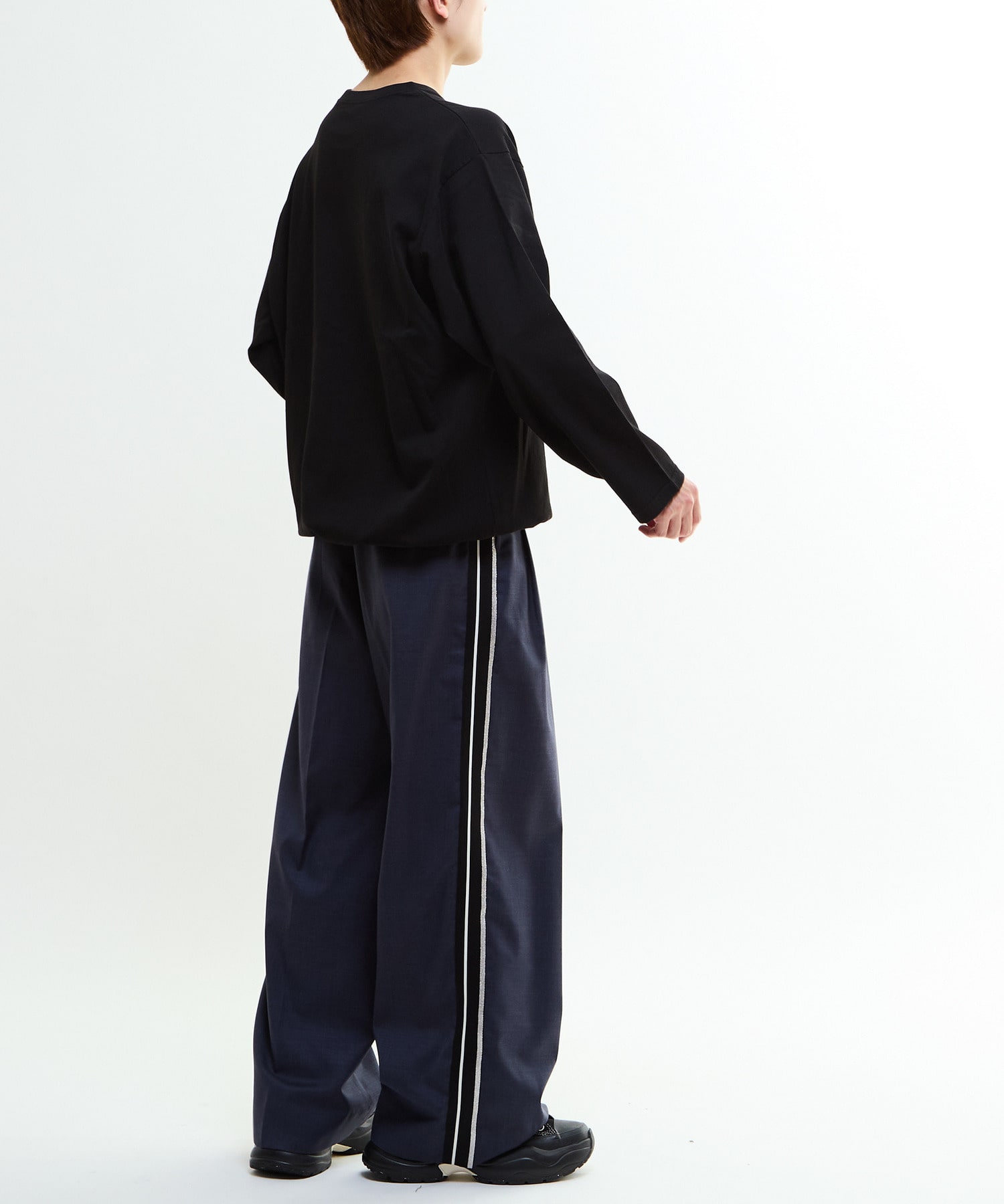 SIDE LINE WIDE SLACKS｜CONVERSE TOKYO (コンバーストウキョウ) 公式