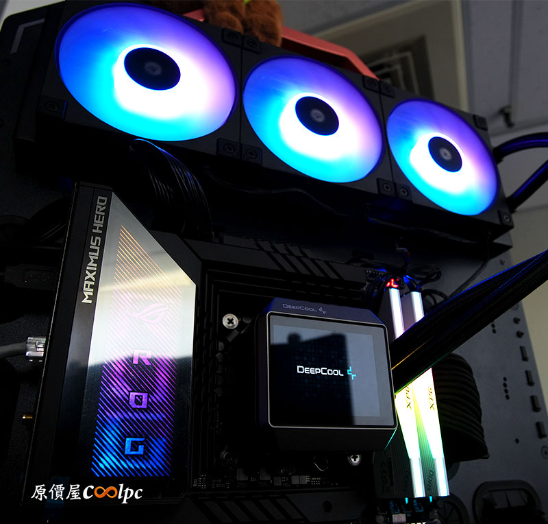 開箱】2.8″ LCD＋專利洩壓冷排！風光水色機上美學！DEEPCOOL MYSTIQUE