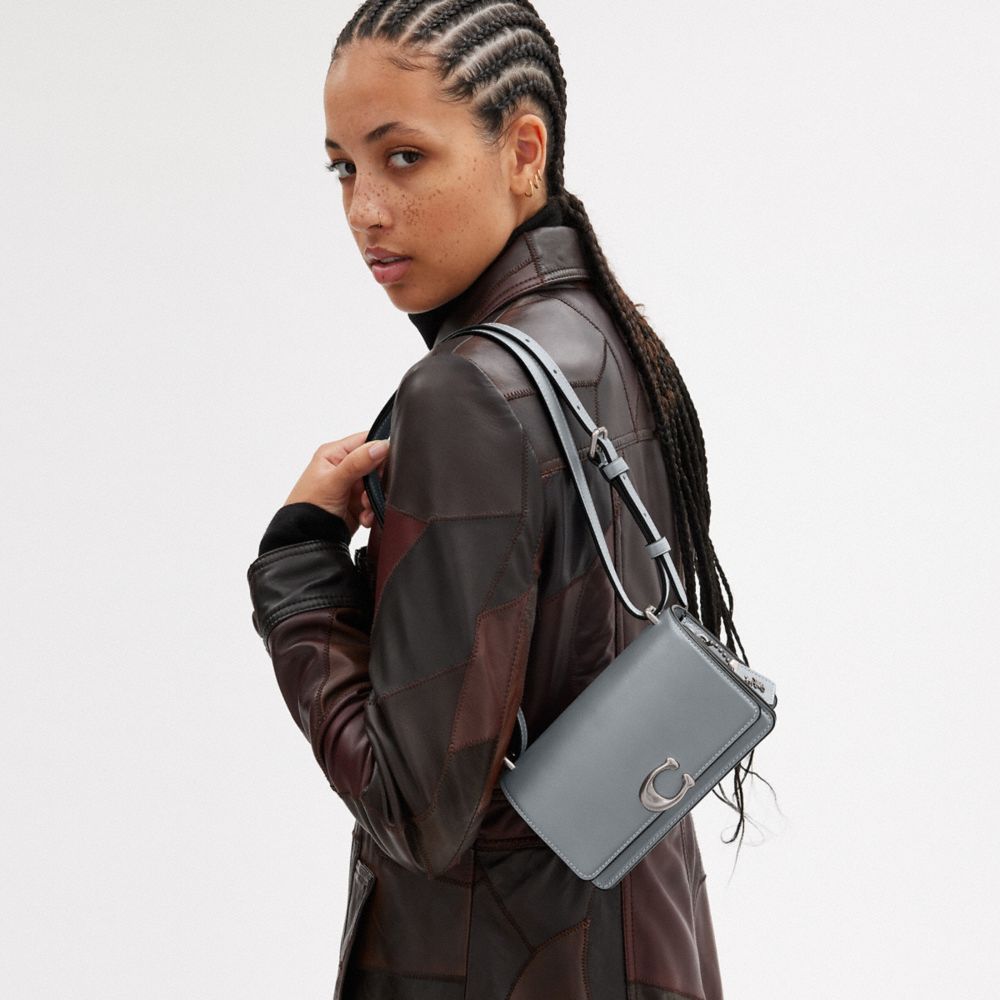 公式】COACH – コーチ | バンディット クロスボディ