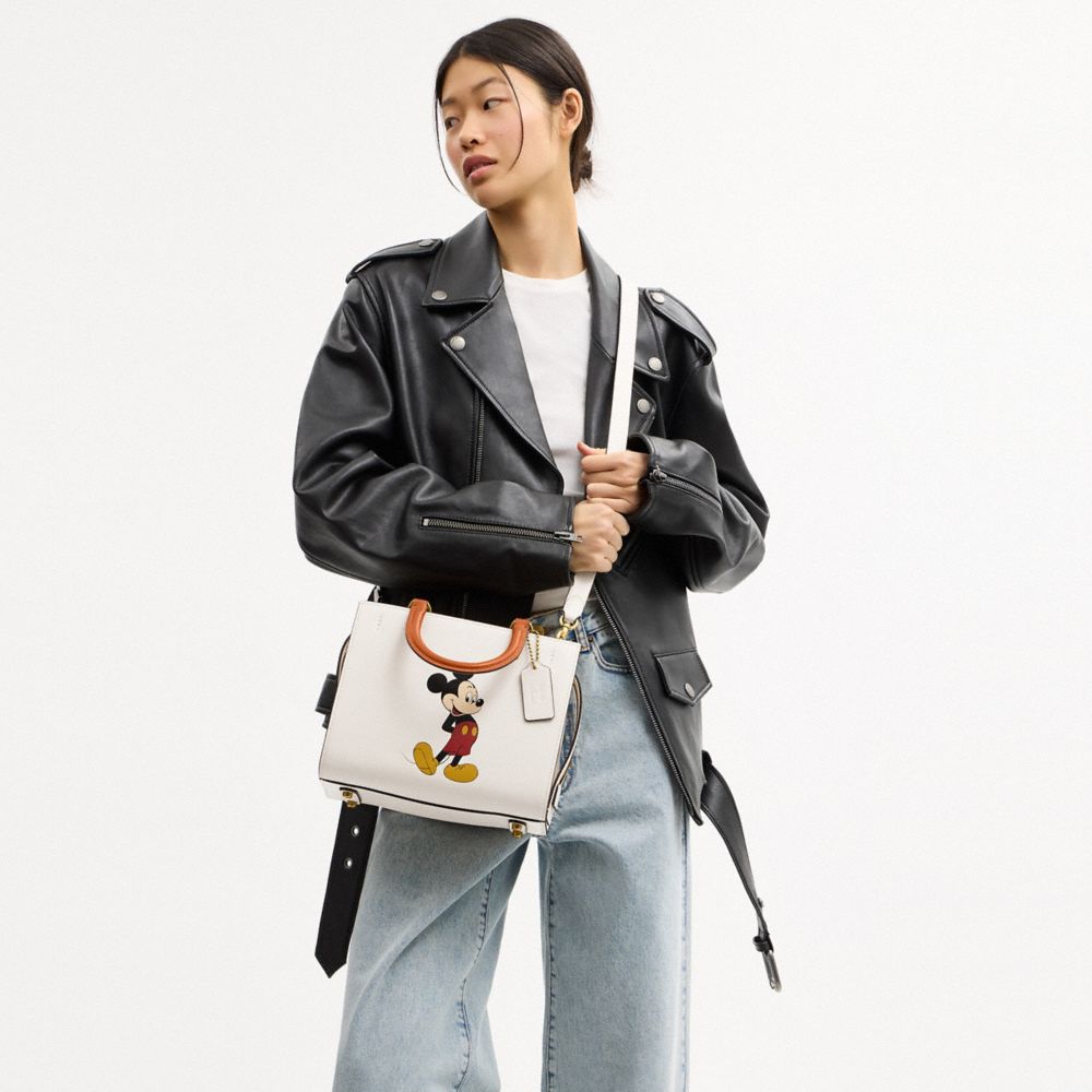 公式】COACH – コーチ | 【DISNEY X COACH 】ローグ 25 / ミッキーマウス