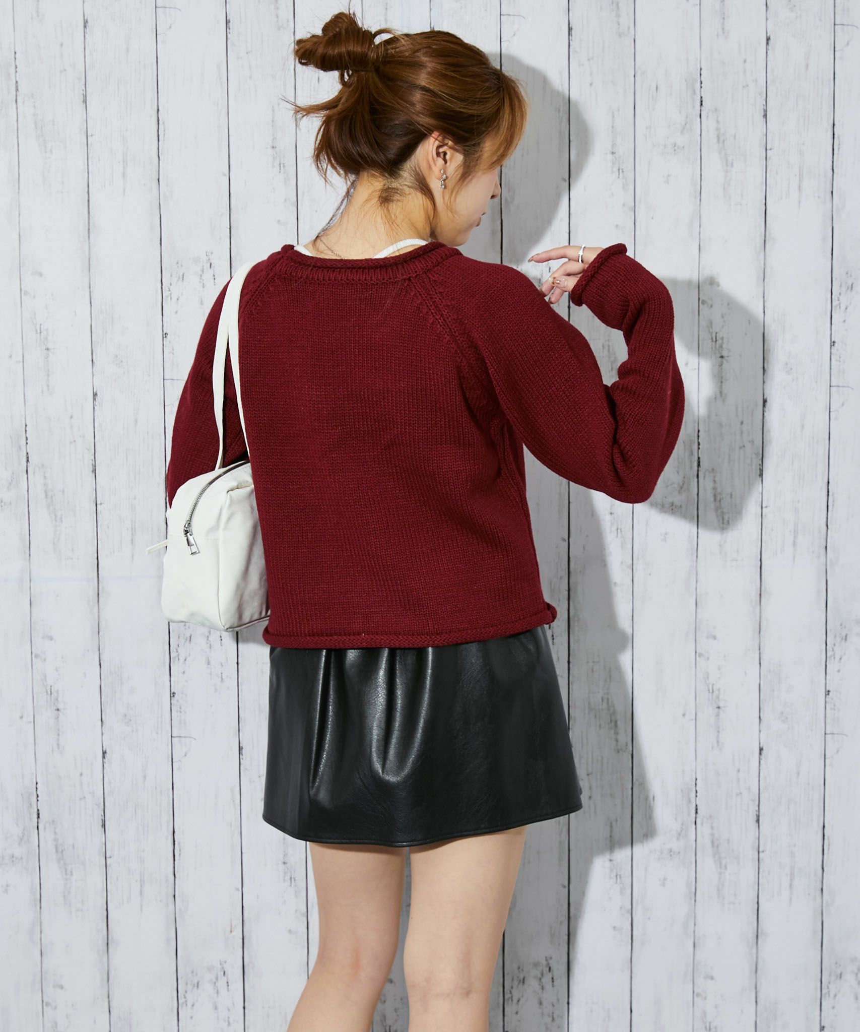 ハートロゴ×ラウンドヘム》レディース ニットトップス ガーリー